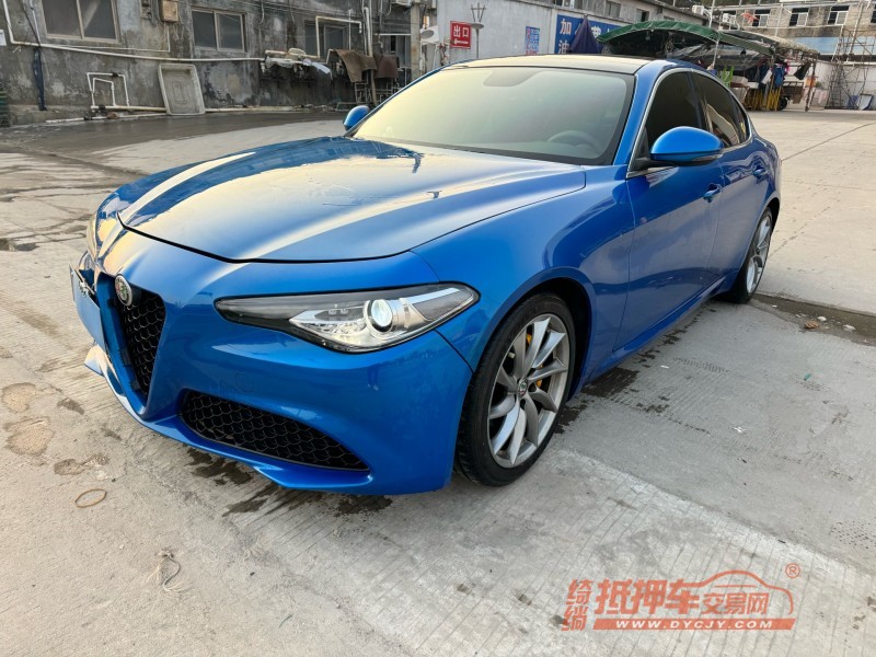 潮州19年阿尔法·罗密欧Giulia2