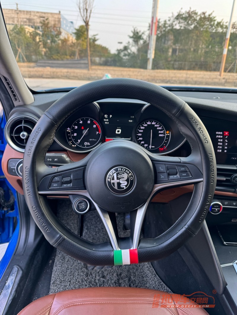 潮州19年阿尔法·罗密欧Giulia5