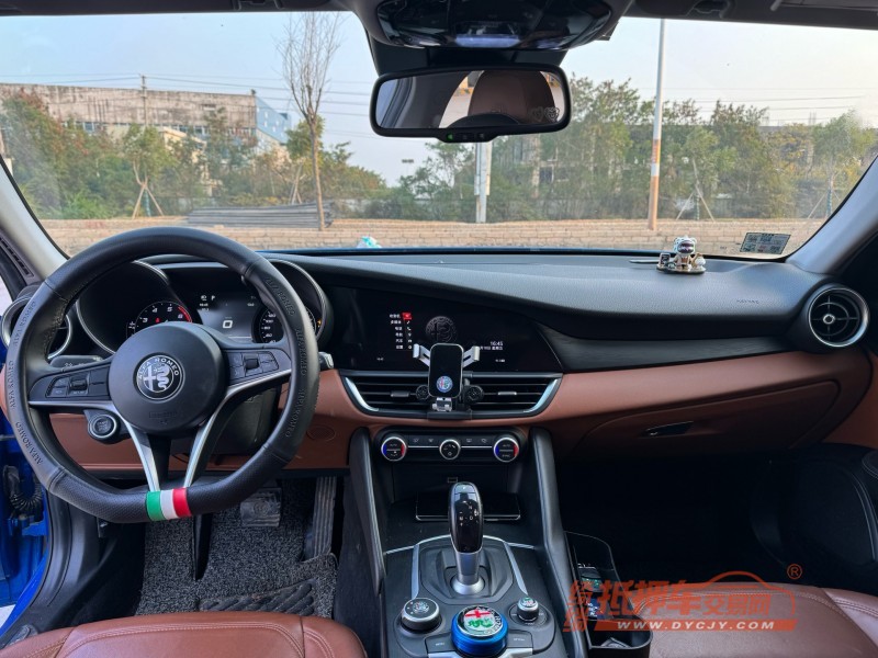 潮州19年阿尔法·罗密欧Giulia6