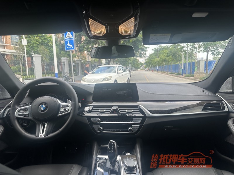 桂林18年宝马5系8