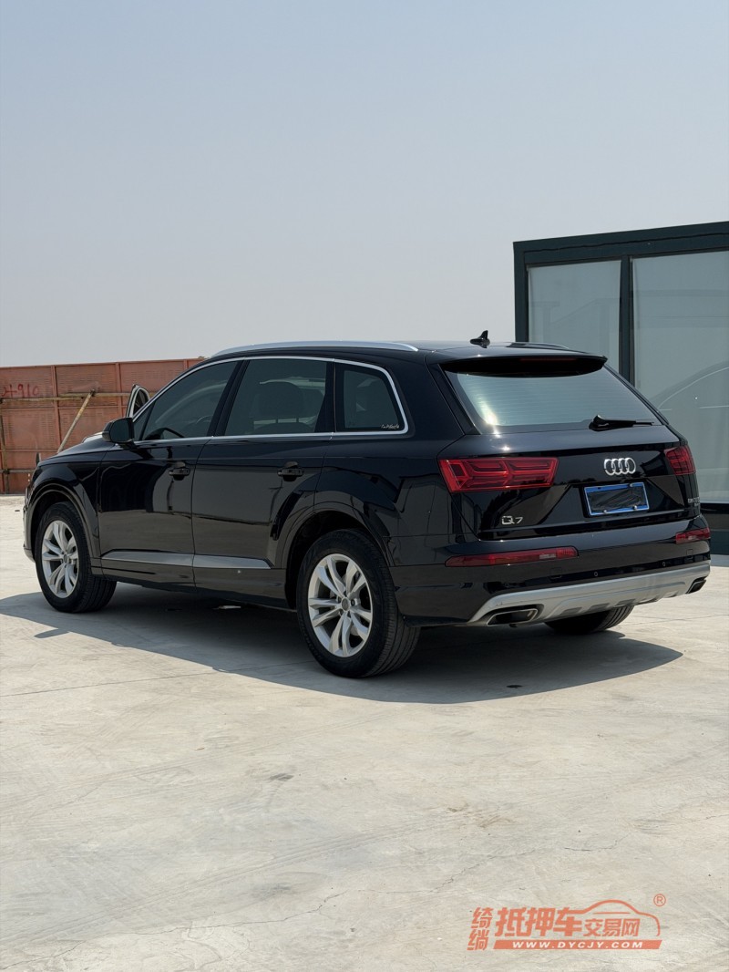 新乡17年奥迪Q78