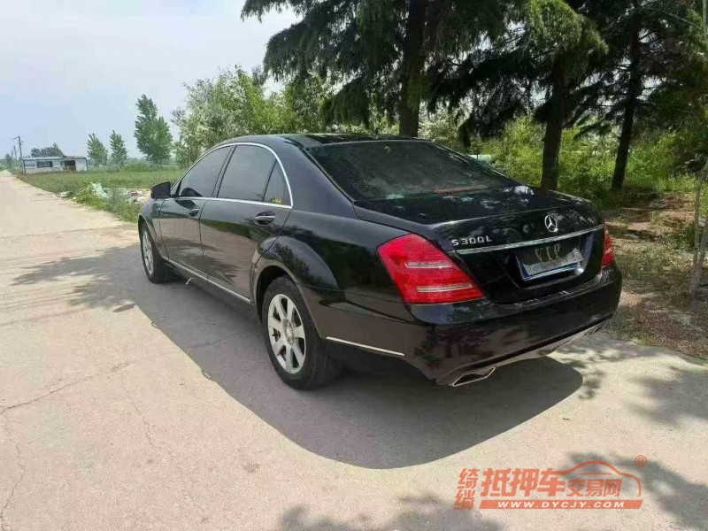 东营13年奔驰S9