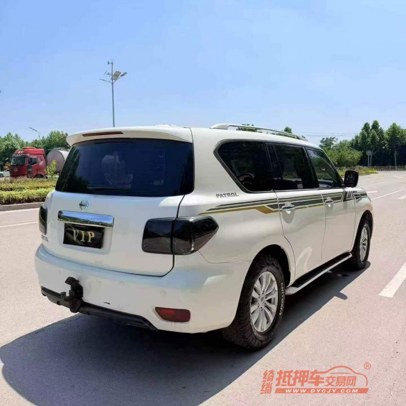 济宁18年日产途乐5