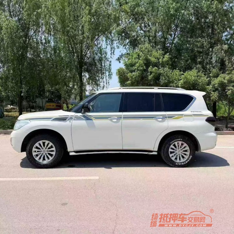 济宁18年日产途乐6