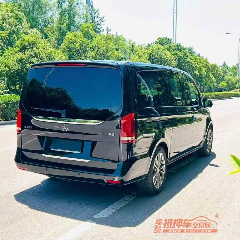 东营24年奔驰V8