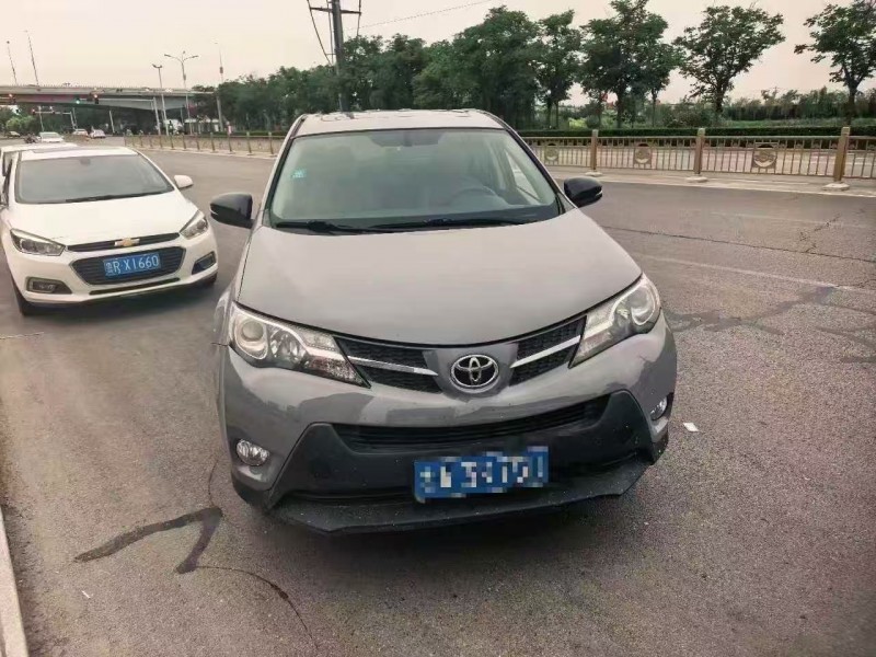 菏泽16年丰田RAV4荣放1