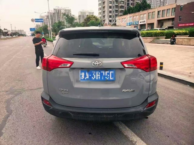 菏泽16年丰田RAV4荣放8