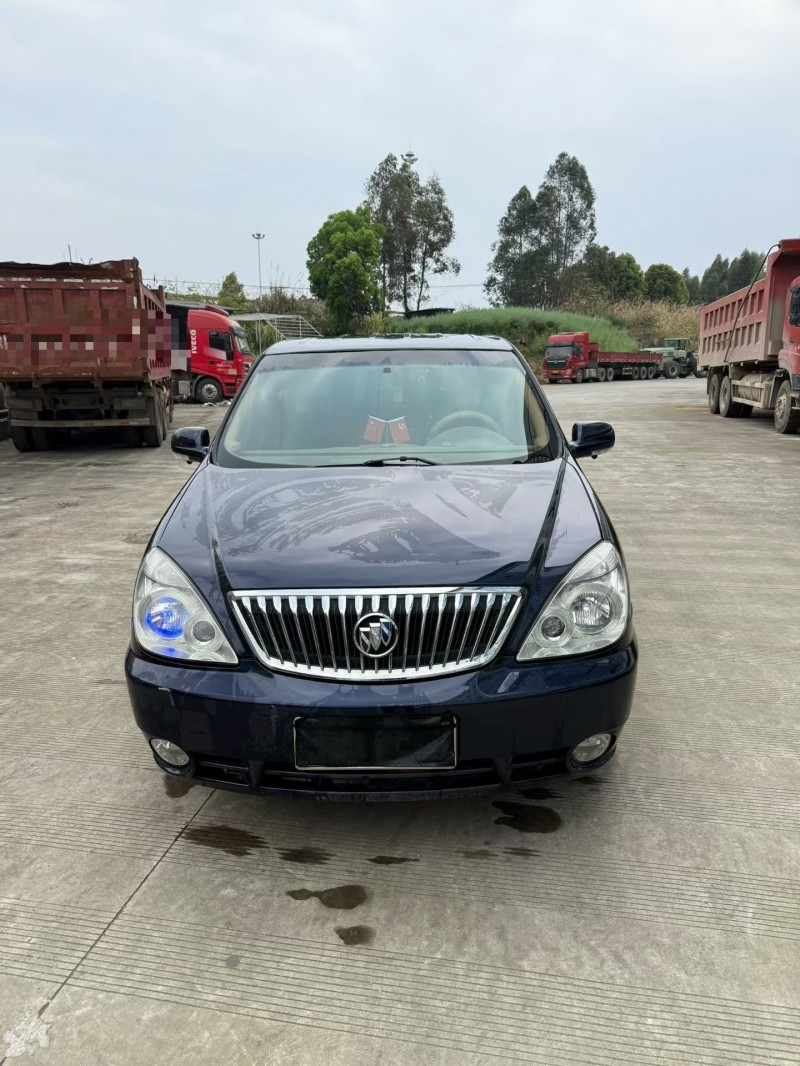 乐山15年别克GL81