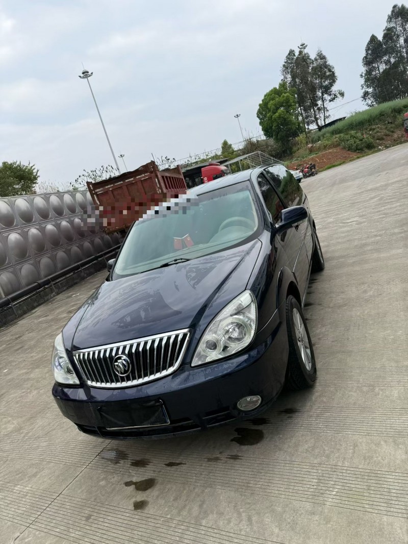 乐山15年别克GL82