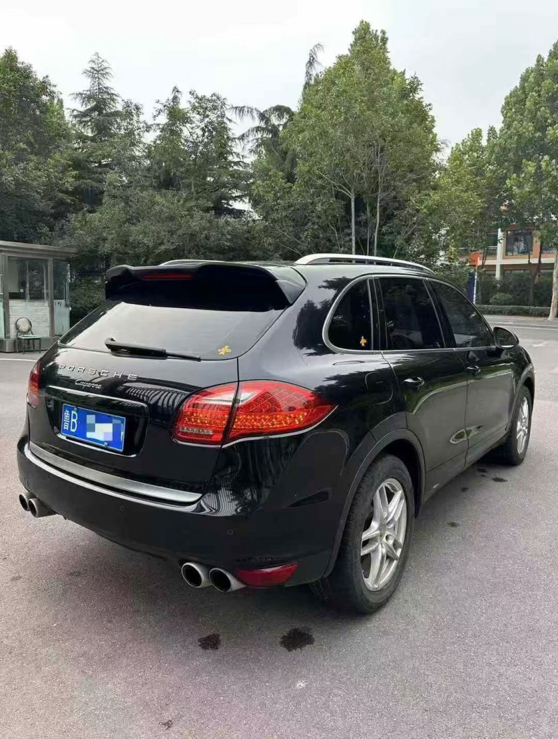 东营13年保时捷卡宴7