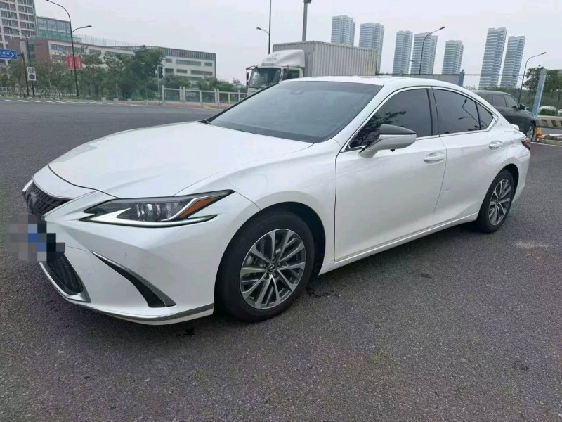 福州23年雷克萨斯ES3