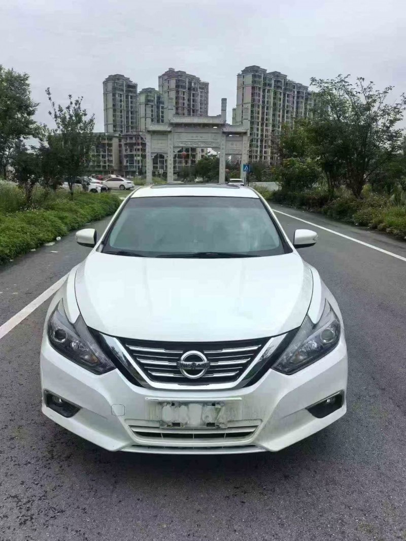 绍兴18年日产天籁1