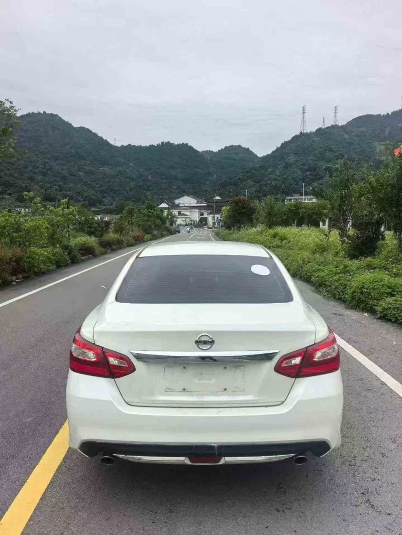 绍兴18年日产天籁9