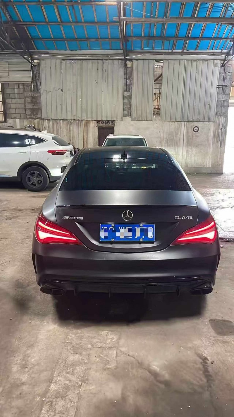 厦门17年奔驰CLA9