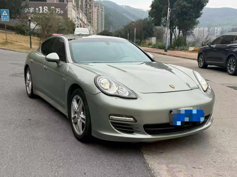南平13年保时捷帕拉梅拉2