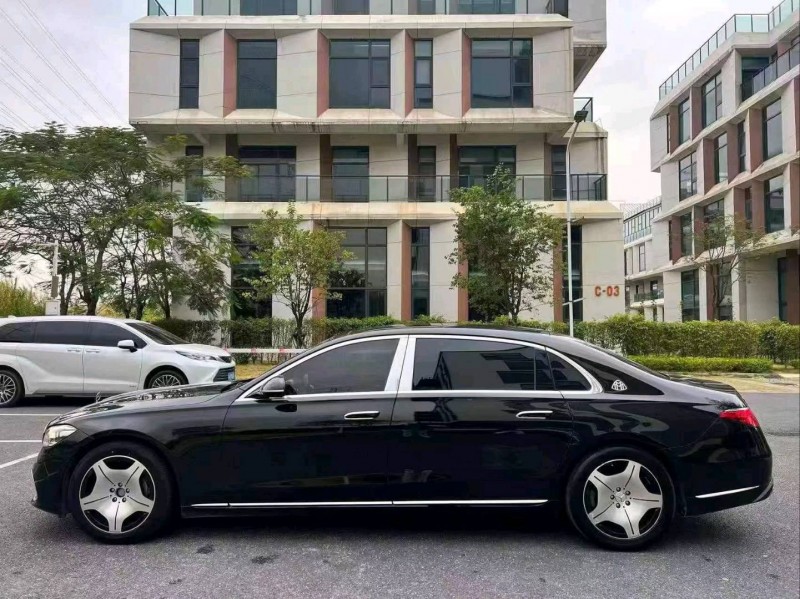 广州23年奔驰迈巴赫S级4