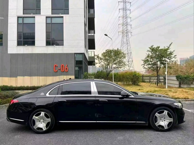 广州23年奔驰迈巴赫S级6