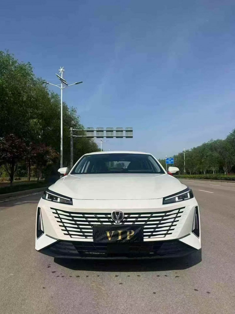 潍坊26年长安汽车逸动1