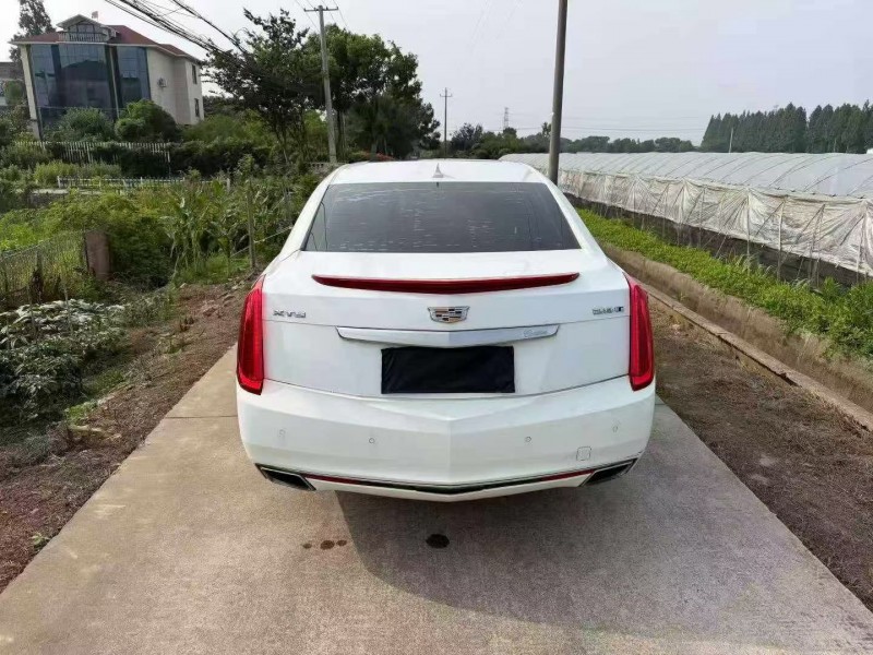 绍兴17年凯迪拉克XTS9
