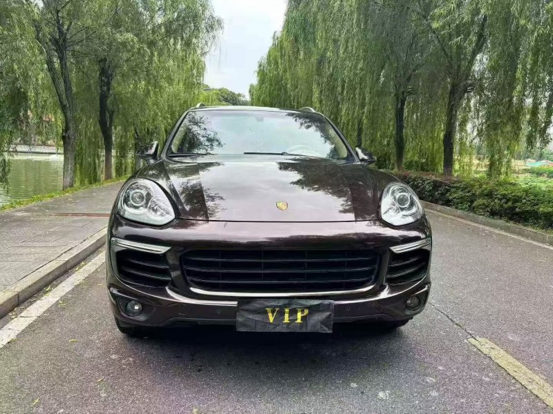 鹰潭15年保时捷卡宴1