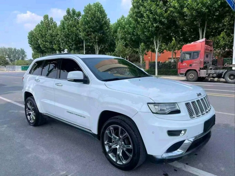 济宁15年Jeep大切诺基3