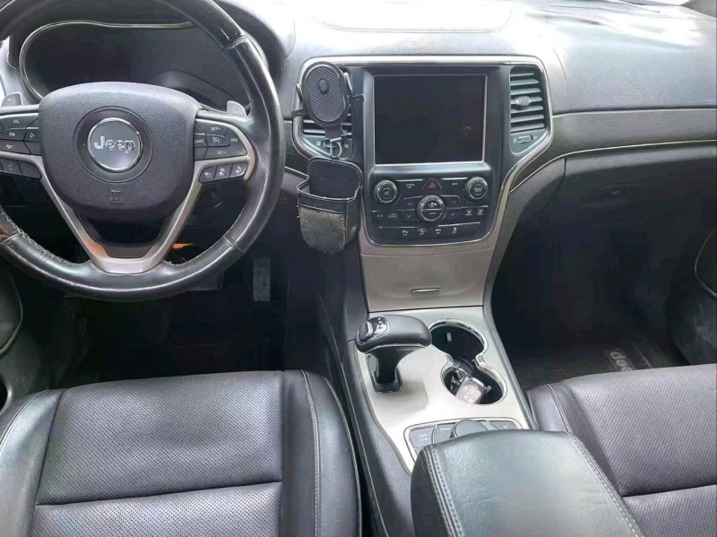 济宁15年Jeep大切诺基6