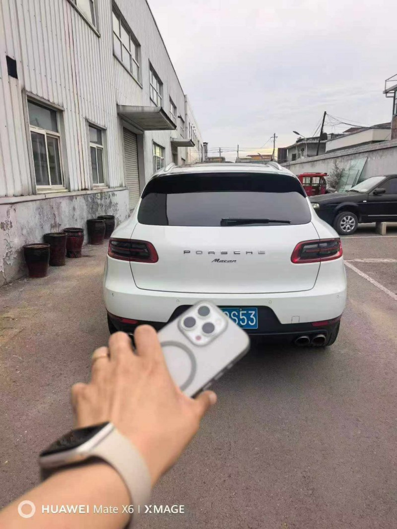 晋中17年保时捷Macan2