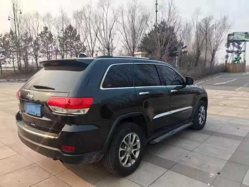 鄂州16年Jeep大切诺基9