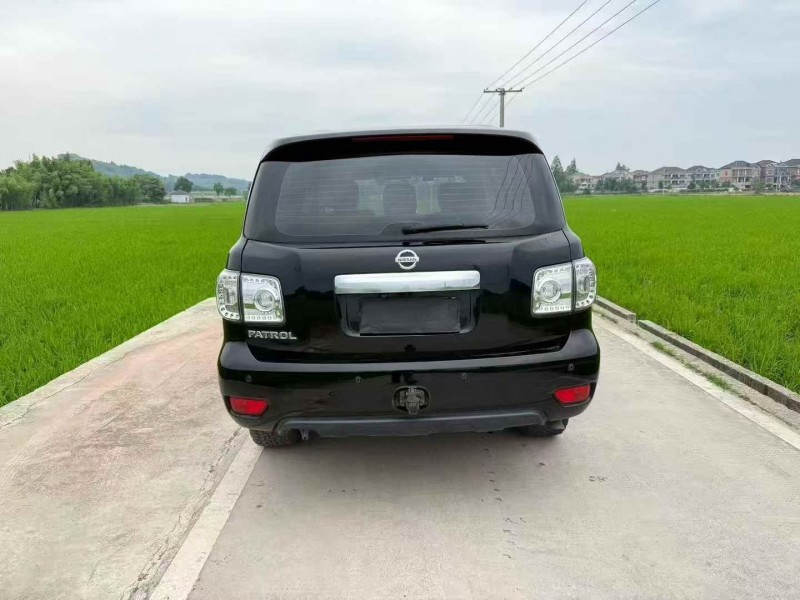 东营19年日产途乐9