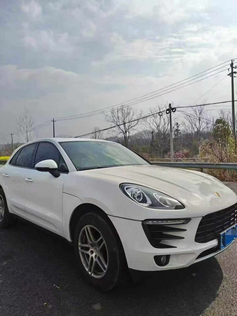 淮北16年保时捷Macan3