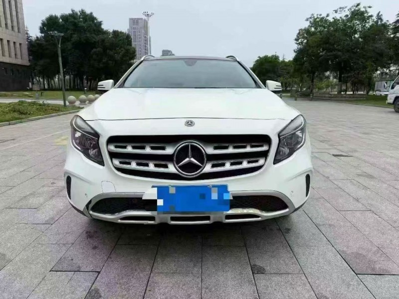 苏州17年奔驰GLA1