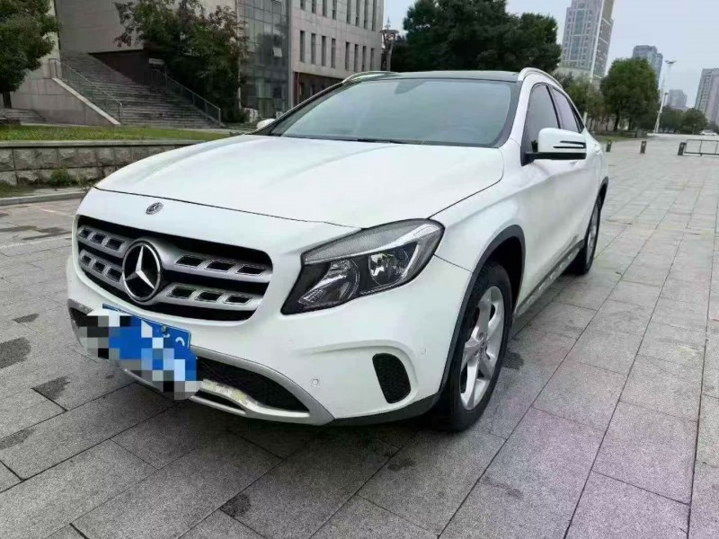 苏州17年奔驰GLA3