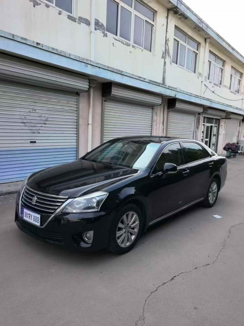 东营13年丰田皇冠3