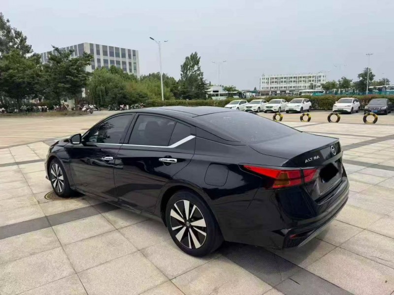 东营20年日产天籁8