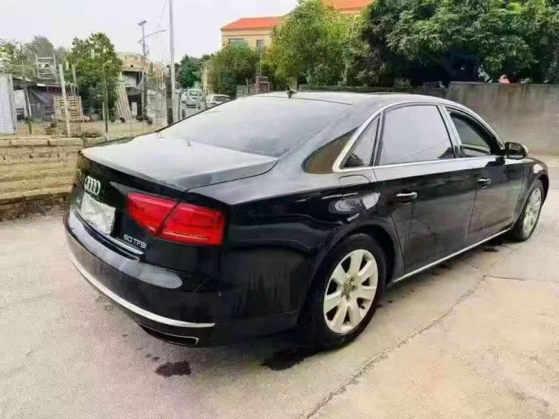 三明13年奥迪A8L7