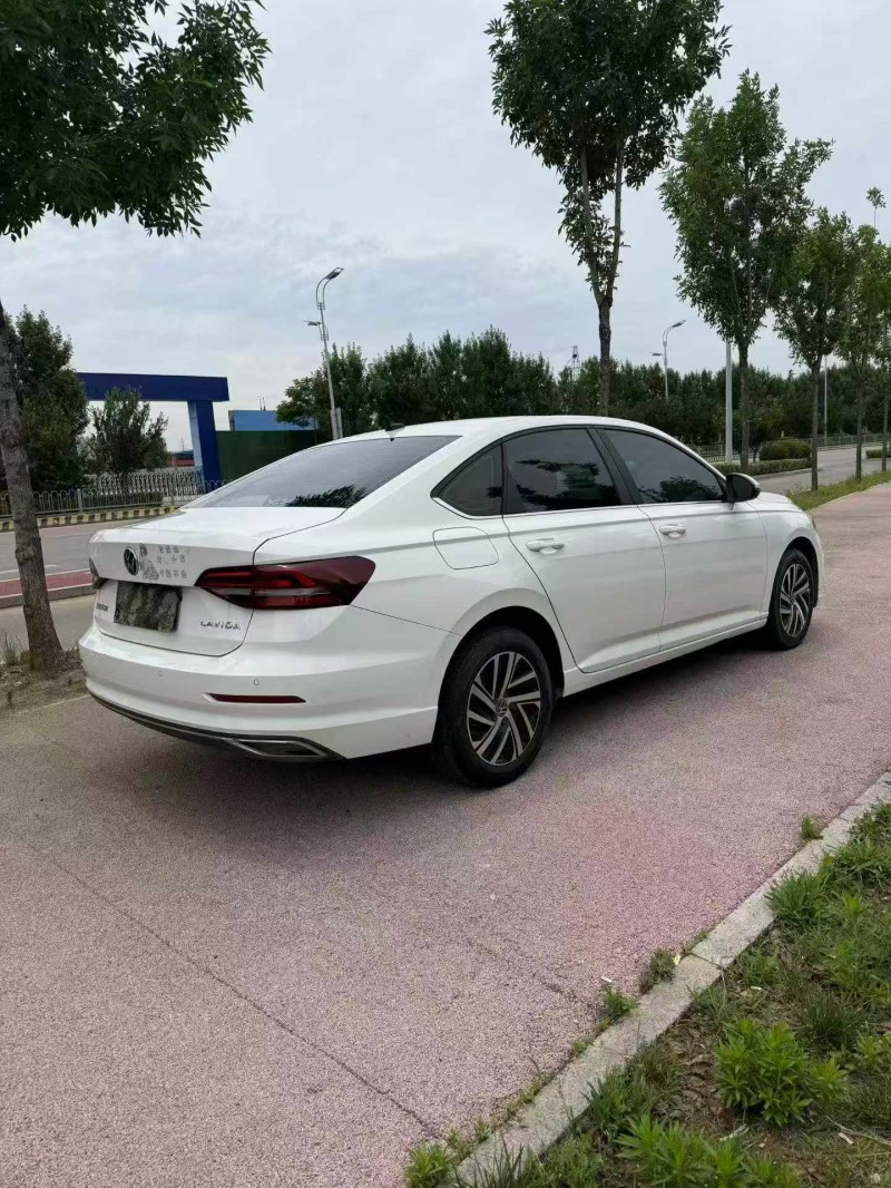 枣庄22年大众朗逸8