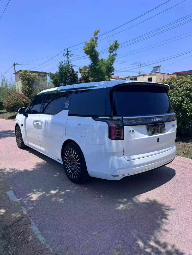 枣庄24年极氪汽车0097