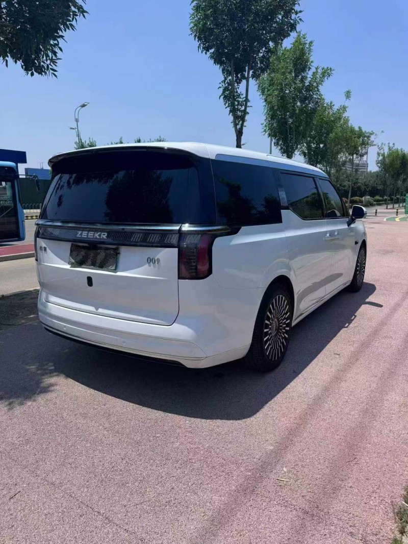 枣庄24年极氪汽车0098