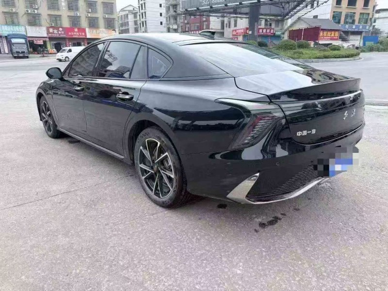 岳阳25年红旗H68