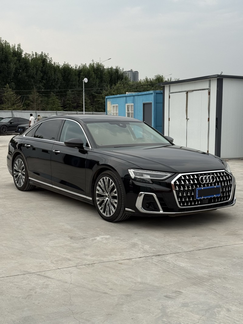 新乡23年奥迪A8L2
