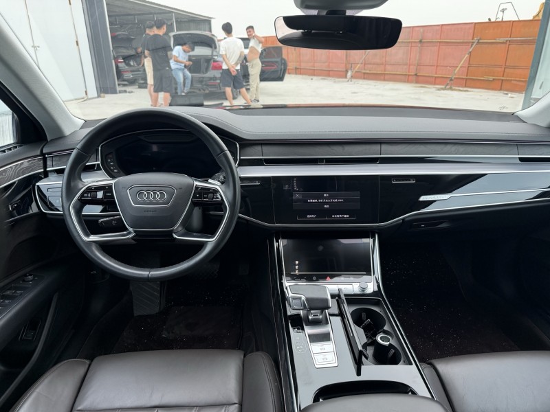 新乡23年奥迪A8L4