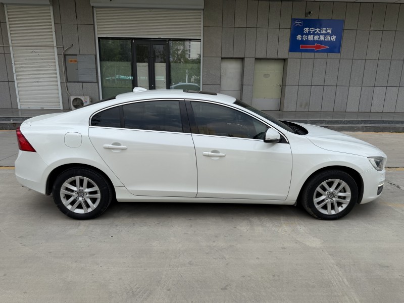 济宁16年沃尔沃S60L4