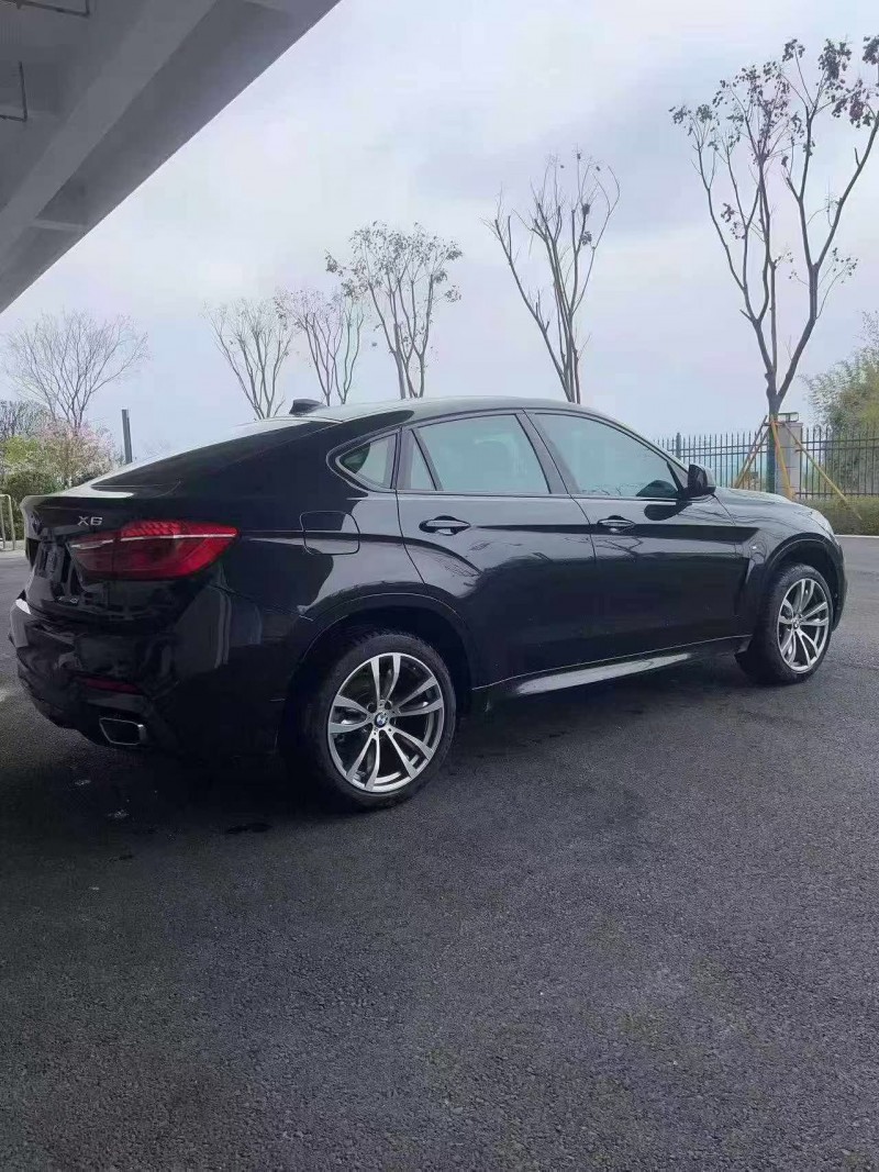 金华19年宝马X68