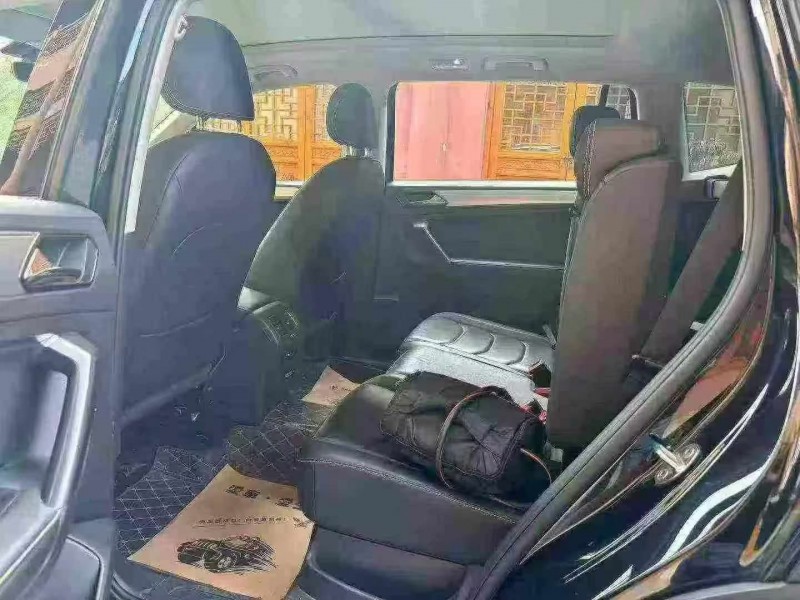 重庆19年大众途观5