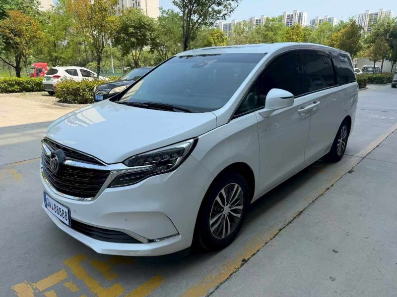 济宁21年别克GL83