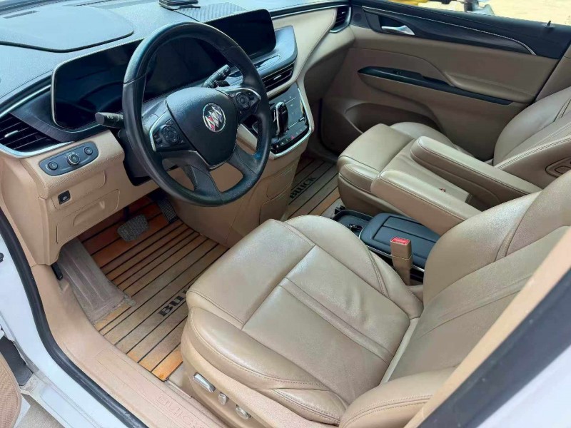 济宁21年别克GL86