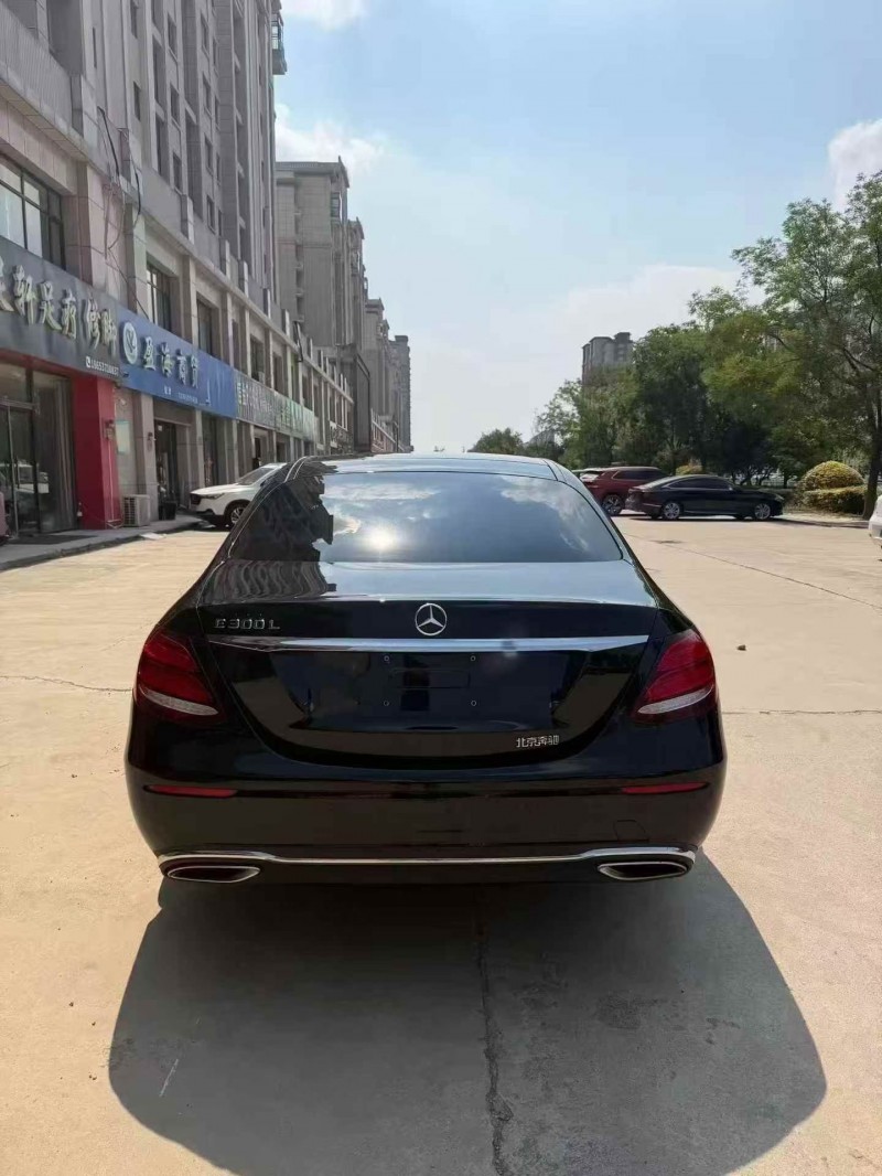 东营17年奔驰E8