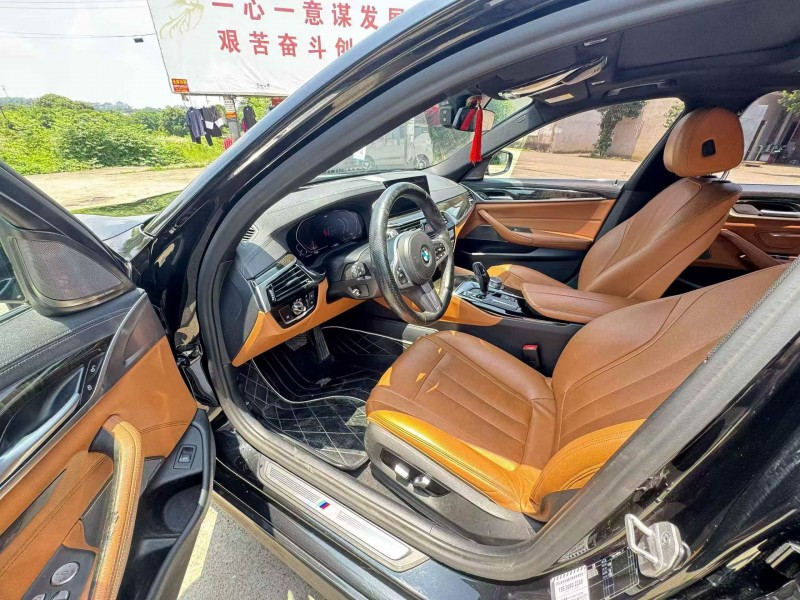 张家界20年宝马5系4