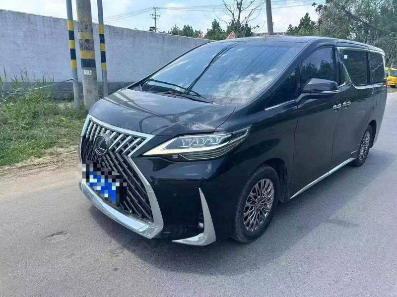 烟台22年雷克萨斯LM300H3