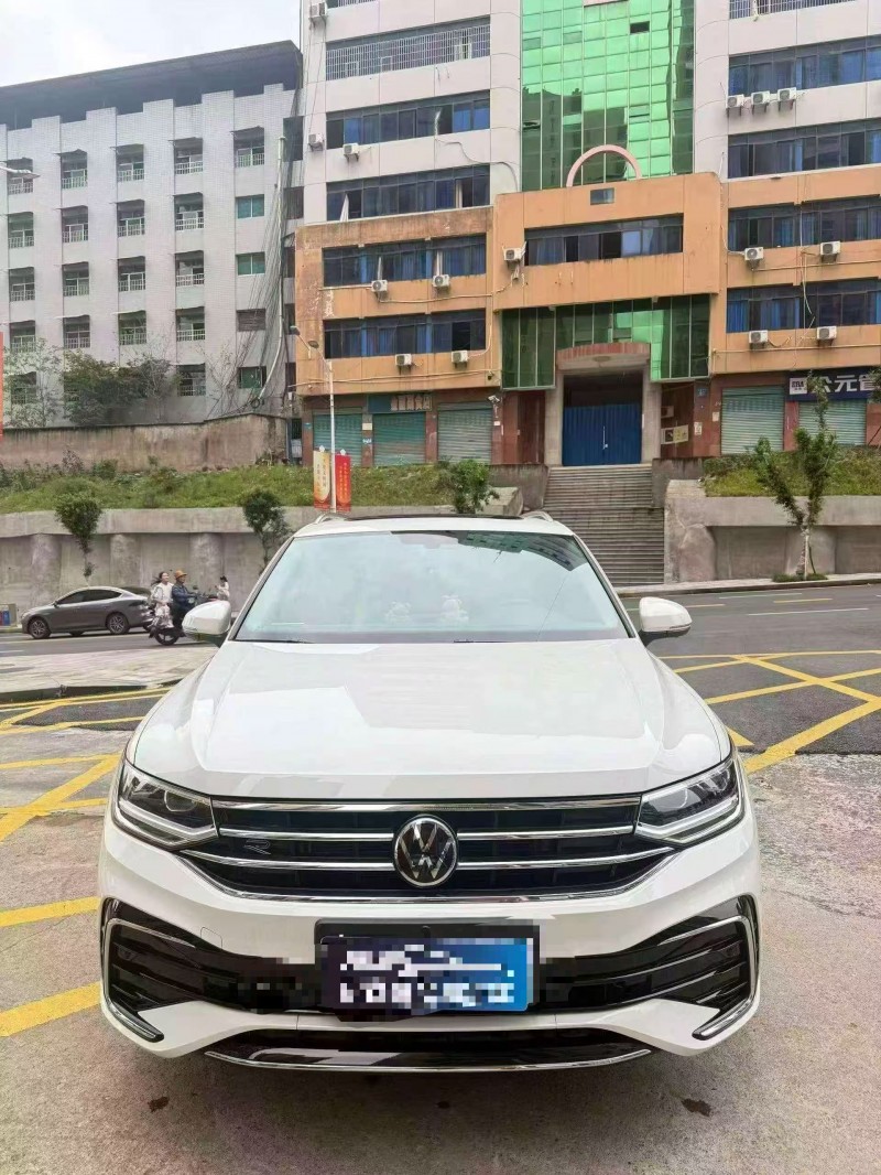 成都25年大众途观1